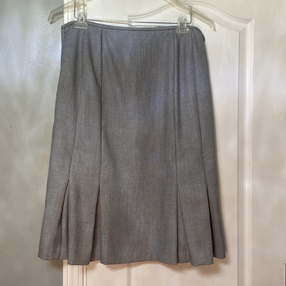 Women’s Isabella Gray business suit - Picture 2 of 7